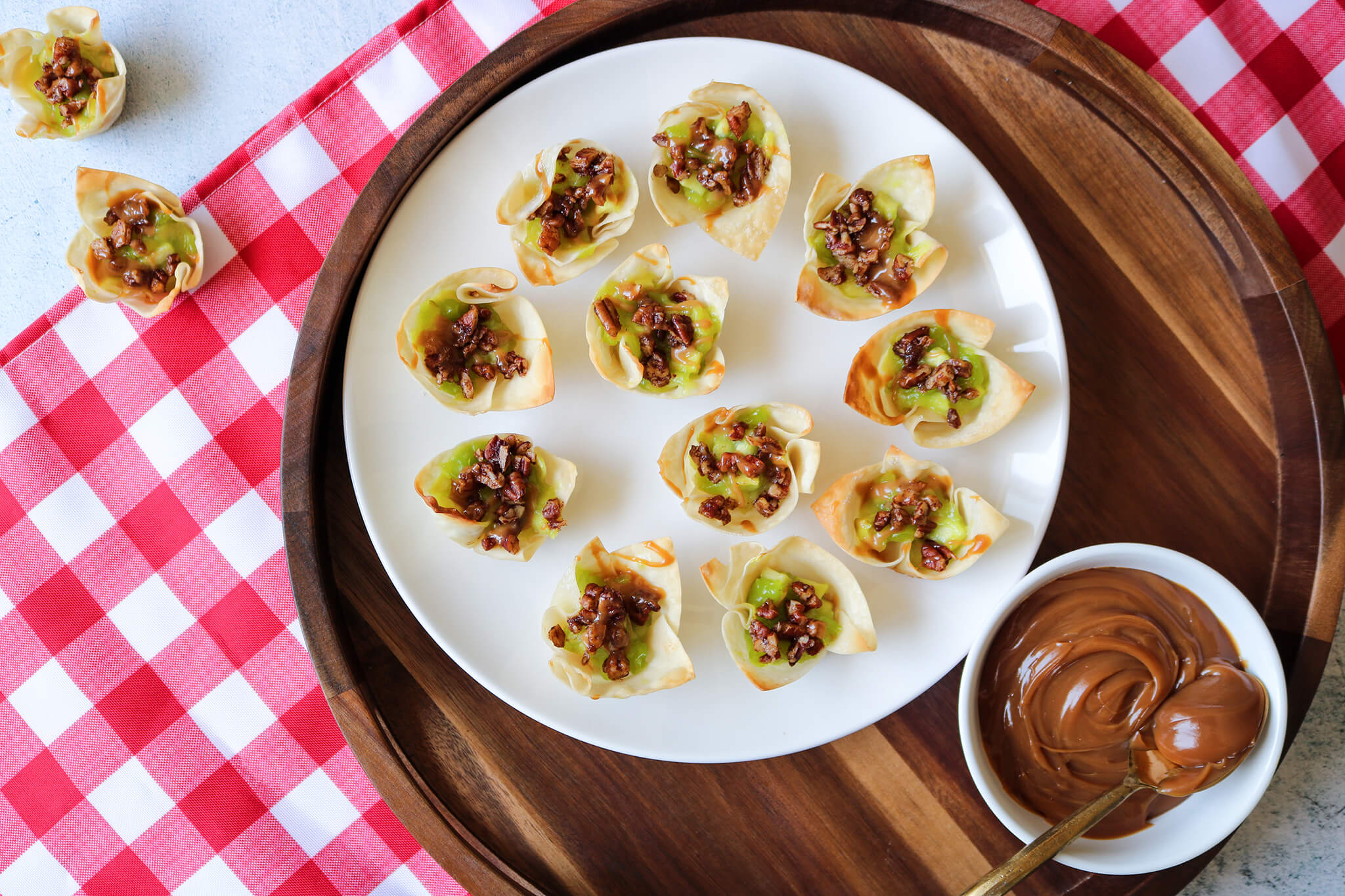 SOUR PUNCH Mini Caramel Apple Pies